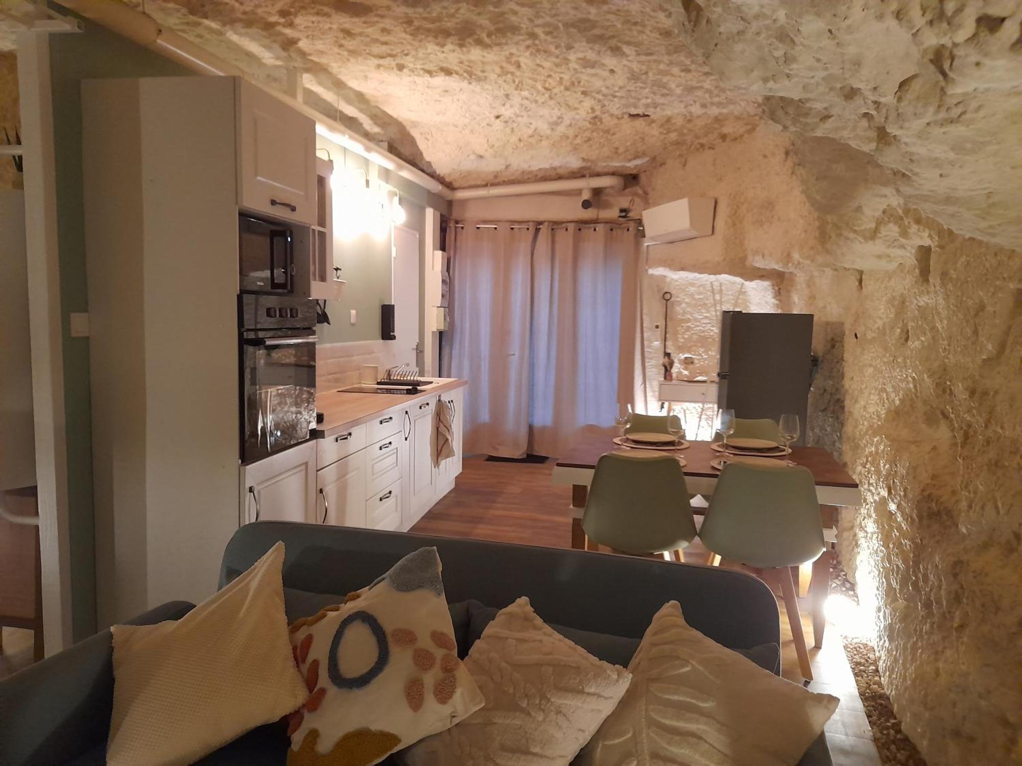 La Grotte Du Bonheur Lägenhet Cangey Exteriör bild