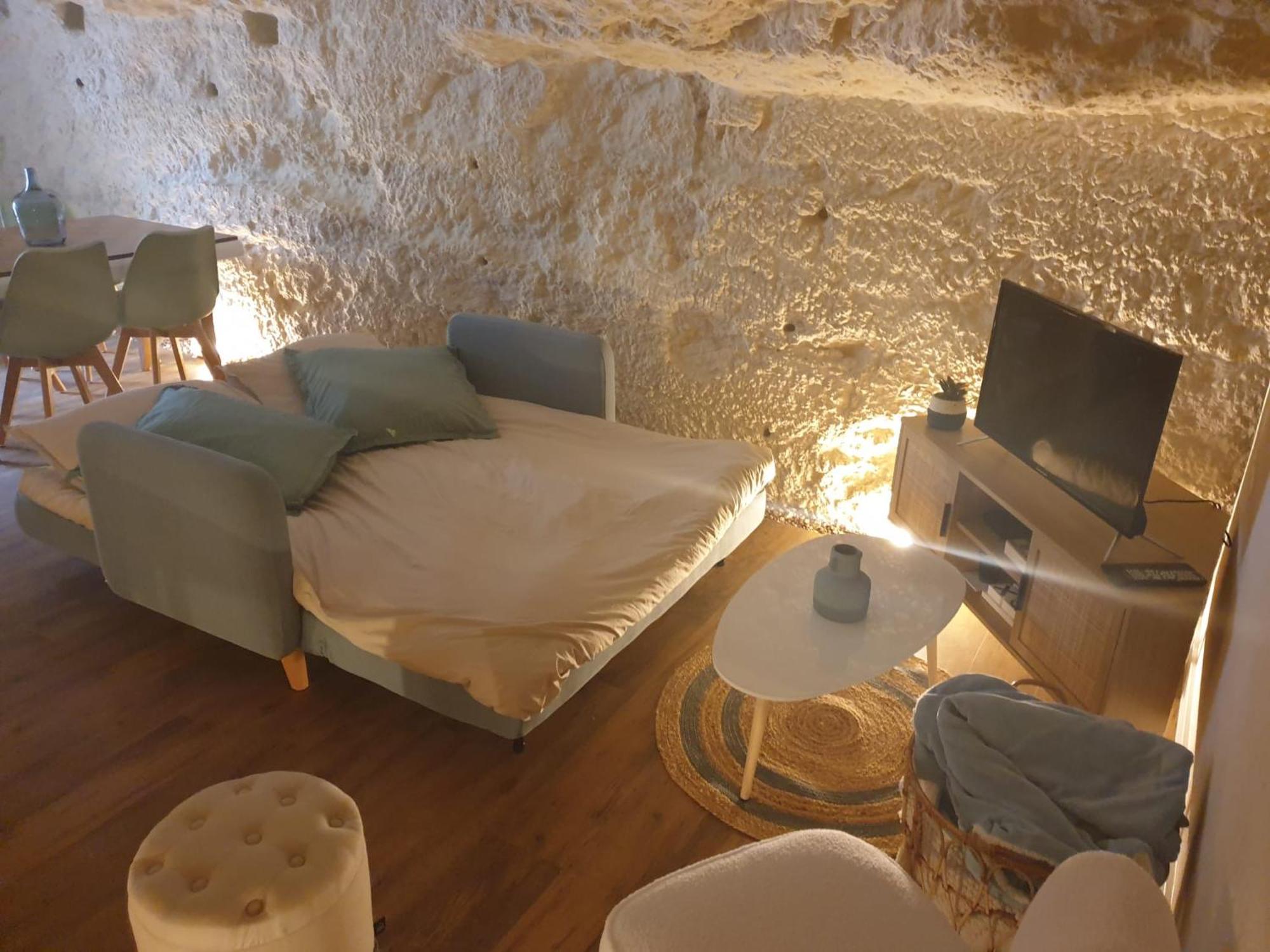 La Grotte Du Bonheur Lägenhet Cangey Exteriör bild